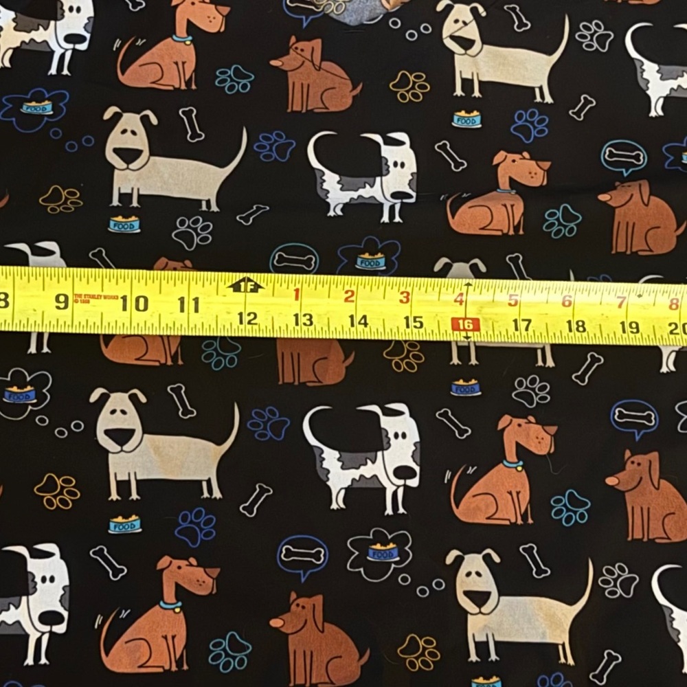 Zoe+Chloe Very Cute Black Dog Print Scrub Top 2X - Picture 15 of 16